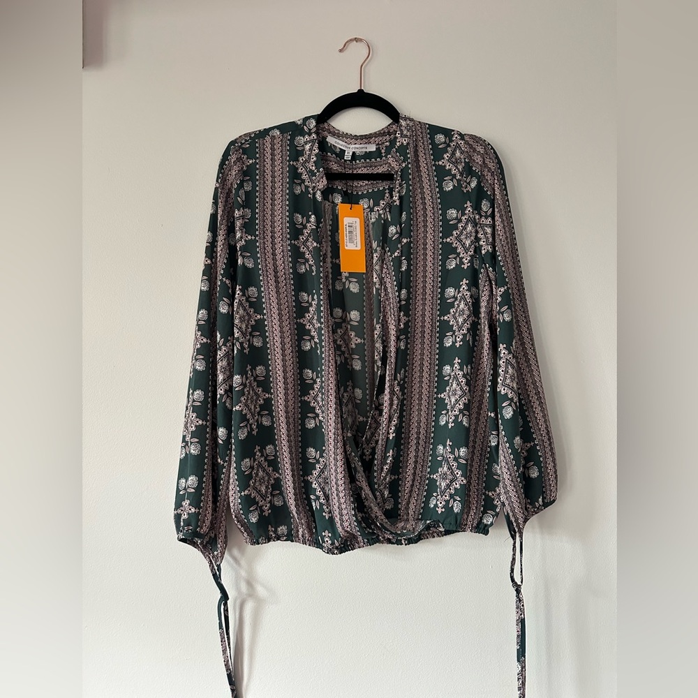NWT- Collective concepts- Bessy Surplice Dobby‎ Top